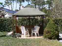 Ferienhaus mit Pavillon